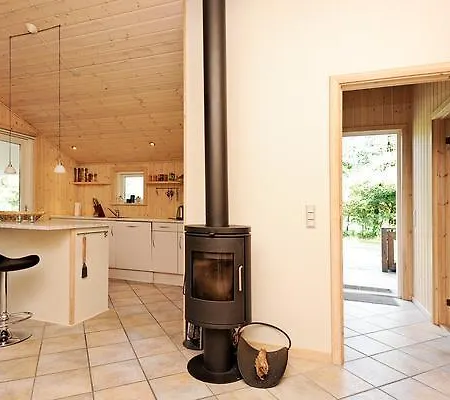 Дом отдыха Three-bedroom Holiday In 11