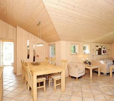 Three-bedroom Holiday In 11 Oksbol (Syddanmark)